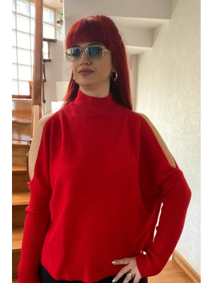 Kırmızı Omuz Dekolteli Triko Kazak