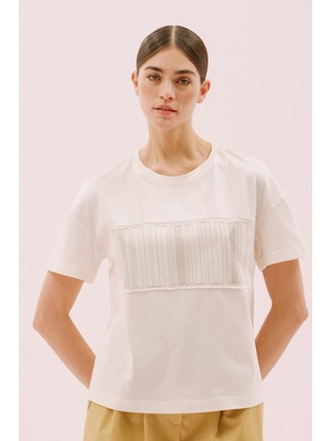 Bisiklet Yaka Önü Nakışlı T-Shirt Bej Y2523834_024