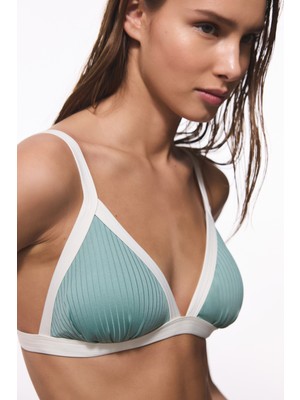 Açık Yeşil Ivy Üçgen Bikini Üstü