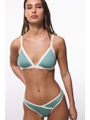 Açık Yeşil Ivy Üçgen Bikini Üstü