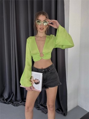 Defy Moda Saten Crop Toka Detaylı Bluz - Yeşil