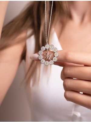 925 Ayar Gümüş Papatya Harf Kolye