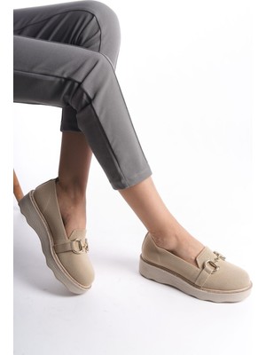 Limeo Krem Önden Metal Detaylı Parlak Şeritli Yüksek Taban Günlük Loafer Makosen Kadın Ayakkabı