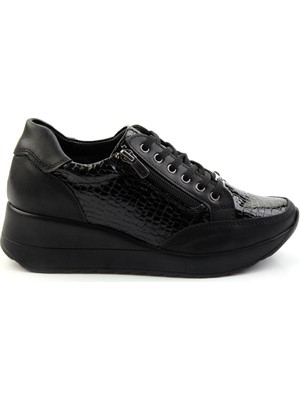 Bambi Siyah Leather Kadın Casual Ayakkabı K01586080011