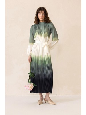 Olcay Batik Desenli Pilise Uzun Elbise Yeşil 9304-E