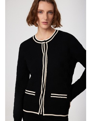 Siyah Beyaz Şerit Detaylı Kadın Ceket
