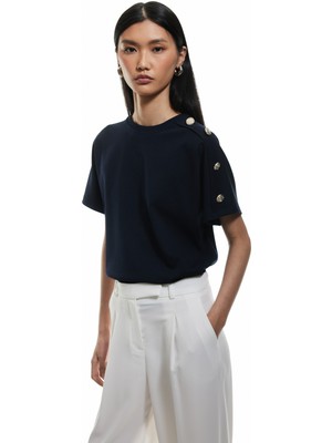 Koton Bisiklet Yaka Düğme Detaylı Yarasa Kol Tişört