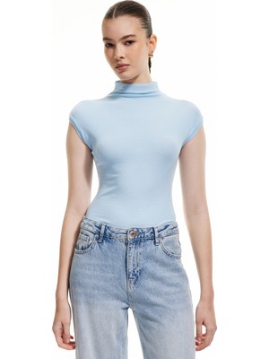 Koton Viskon Dik Yaka Kolsuz Slim Fit Body