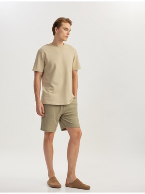 Koton Cep Detaylı Jakarlı Bermuda Beli Bağcıklı Şort