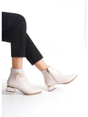 Limeo Kısa Topuklu Kadın Bot Bootie Fermuarlı Metal Düğüm Detaylı Krem Renkli Model
