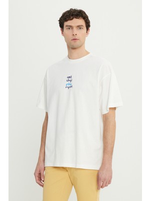 Altınyıldız Classics %100 Pamuk Oversize Fit Rahat Kesim Bisiklet Yaka Baskılı Tişört