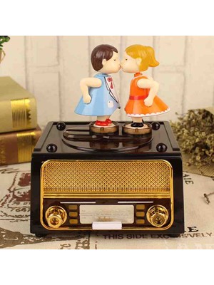 Nostaljik Radyo Görünümlü Hareketli Kurmalı Öpüşen Çift Müzik Kutusu Vintage Konsept Hediyelik Retro Tasarım Takı Çekmeceli Romantik Dekoratif Set
