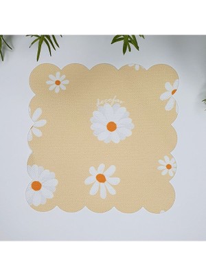 Decofav Pastel Sarı Zemin Papatya Tasarımlı Lazer Kesim Kumaş Kokteyl Peçetesi 1 Adet