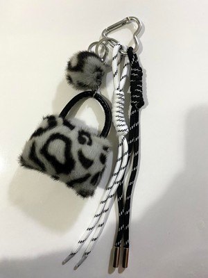 Kadın Peluş Çanta Aksesuarlı Charm