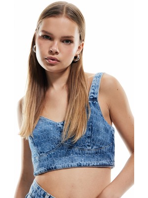 Koton Taş Detaylı Dar Kesim V Yaka Denim Crop Bluz