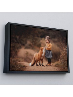 Marsilyan Çerçeveli Küçük Kız ve Tilki Dekoratif Kanvas TABLO-1147