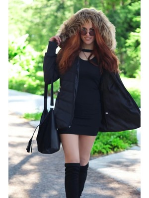 1Tarz Eldiven Detaylı Siyah Kapüşonlu Orta boy Kürklü Şişme Mont co121syh1