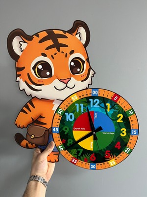 Karbonsoft Sevimli Çantalı Kaplan Tiger Montessori Çocuk Odası Eğitici Ahşap Duvar Saati - Sessiz Mekanizma