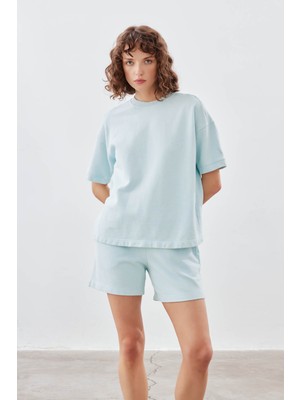 Kadın Pamuklu Yıkamalı Üç Iplik Kısa Kollu T-Shirt