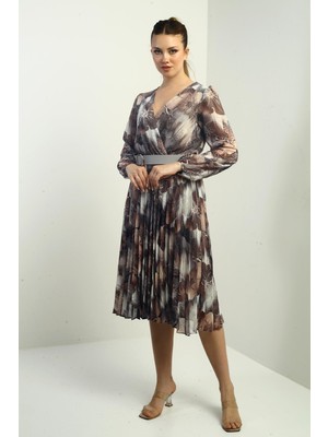 By Saygı Kadın Kruvaze Yaka Beli Kemerli Astarlı Çiçek Desenli Pileli Midi Şifon Elbise