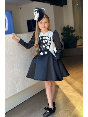 Kız Çocuk Sırtı Fermuar Detaylı Beyaz Renk Göğsü Papatya Detaylı Karpuz Kol Cepli Siyah Elbise