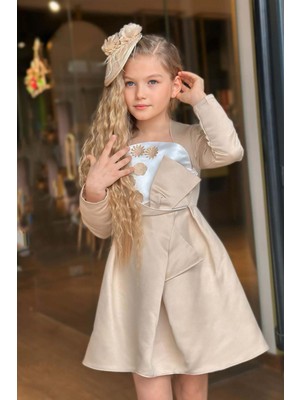 Kız Çocuk Kare Yaka Göğsü Pano Çiçek Asimetrik Kesim Krem Elbise