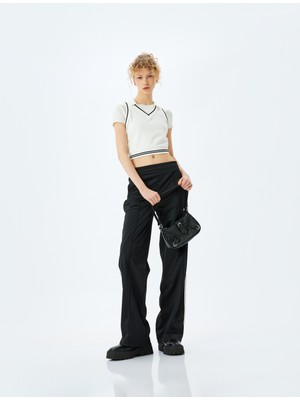 Koton Slim Fit Kolsuz Polo Yaka Biyeli Crop Tişört