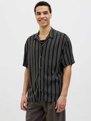Jack & Jones Erkek Siyah Çizgi Desenli Kısa Kol Gömlek 12269088