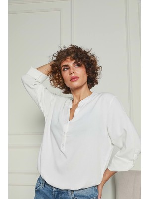 Beyaz Hakim Yaka Yarım Patlı Viskon Gömlek 1500064