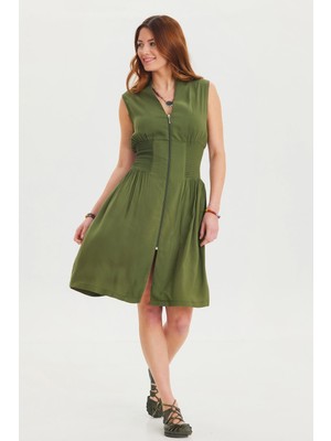 Dik Yaka Fermuar Detaylı Yazlık Elbise