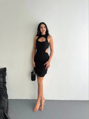 Defy Moda Göğüs ve Yanlar Dekolteli Kolsuz Boy Elbise - Siyah