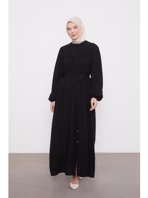 Siyah Omuz Ponpon Yaka Detaylı Ferace