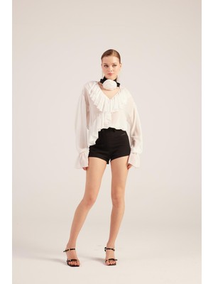 Fırfırlı Güllü Choker Aksesuarlı Şifon Sassy Gömlek Beyaz