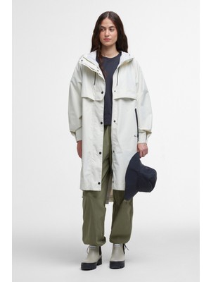 Barbour Jayla Waterproof Parka CR11 Kadınlar için Krem Renk Pamuk Kumaş ve Cepli Özellikler