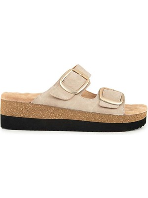 Muya Pantai Kadın Anatomik Tabanlı Terlik Krem Renk Konforlu ve Hafif Tasarım