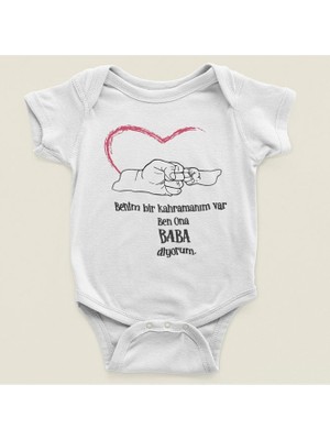 Sevbano Benim Bir Kahramanım Var, Ben Ona Baba Diyorum ! Yazılı Pamuklu Yumuşak Unisex Çıtçıtlı Body Zıbın