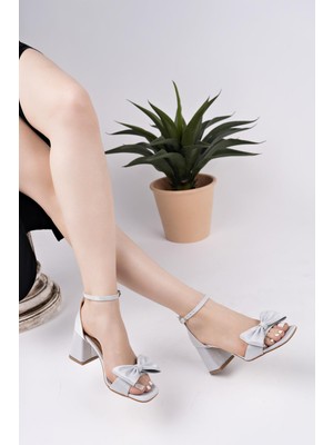 Topuklu Büyük Numara Bayan Saten Fiyonklu Tek Bant Ayakkabı