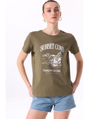 Fabrika Bisiklet Yaka Baskılı Haki Kadın T-Shirt F5SL-TST0448