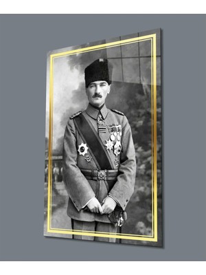 Miraaxx Gold Şerit Siyah Beyaz Üniformalı Atatürk Portesi Cam Tablo, Uv Baskılı ve Temperli, Hediyelik