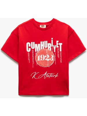 Koton Bisiklet Yaka Kısa Kollu Pamuklu Cumhuriyet Baskılı Tişört