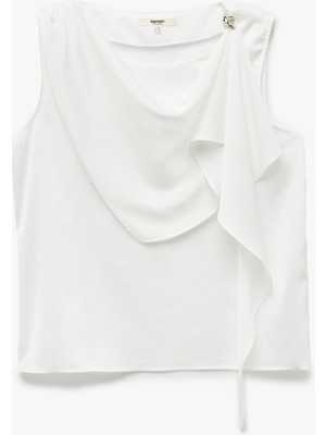 Koton Aksesuar Detaylı Yuvarlak Dökümlü Yaka Kolsuz Saten Bluz