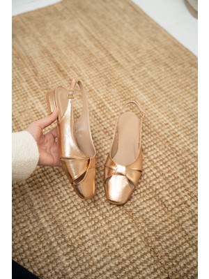 Laminta Goldie Rose Kadın Düz Casual Babet Düz Tabanlı Mikrofiber Malzeme ile Şık Tasarım