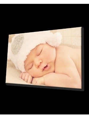 Beyaz Şapkalı Uyuyan Bebek Cam Tablo