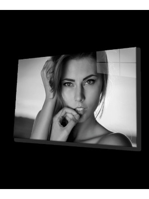 Siyah Beyaz Insan Fotoğrafları Kadın Cam Tablo