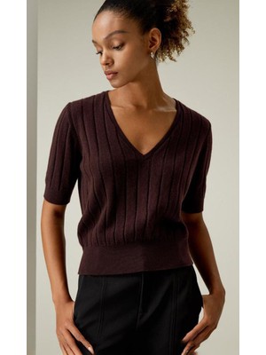 Kahverengi V Yaka Örgülü Kadın Triko Tişört MG2369