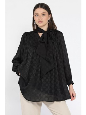 Ön Pile Detaylı Kravat Yaka Puanlı Kadın Astarlı Bluz P-00015804
