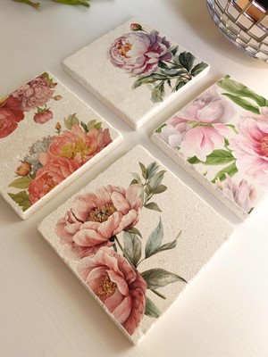 Pembe Şakayık Çiçek Desenli Doğal Taş Bardak Altlığı 4’lü Set Sunum