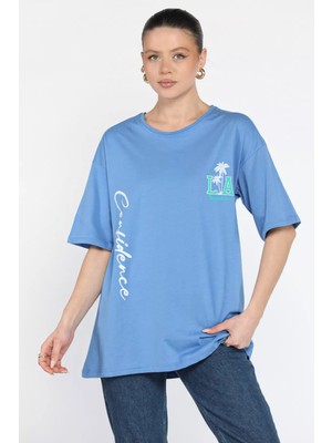 Gülseli Baskılı Bisiklet Yaka Kadın Tişört