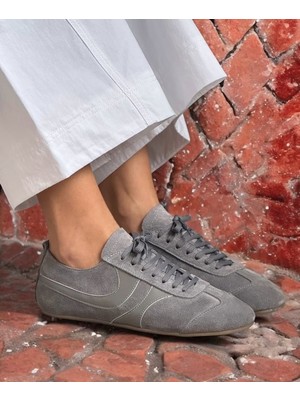 Cassido Hakiki Süet Deri Bağcıklı Düz Taban Kadın Gri Sneaker Spor Ayakkabı
