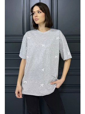 Kadın Bisiklet Yaka Fiyonk Detaylı Tişört P-00015337